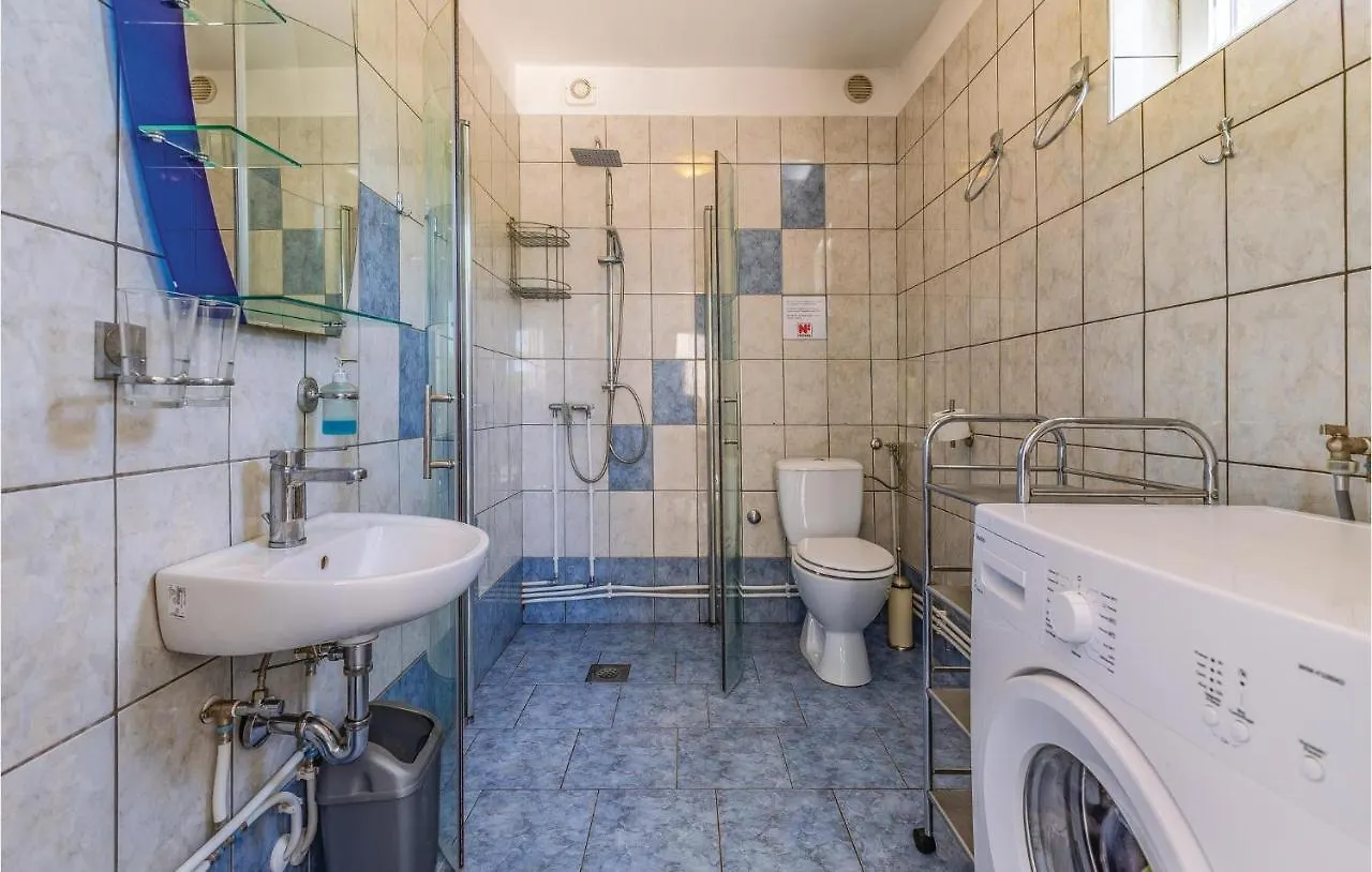 Gorgeous Apartment In Pula With Kitchen