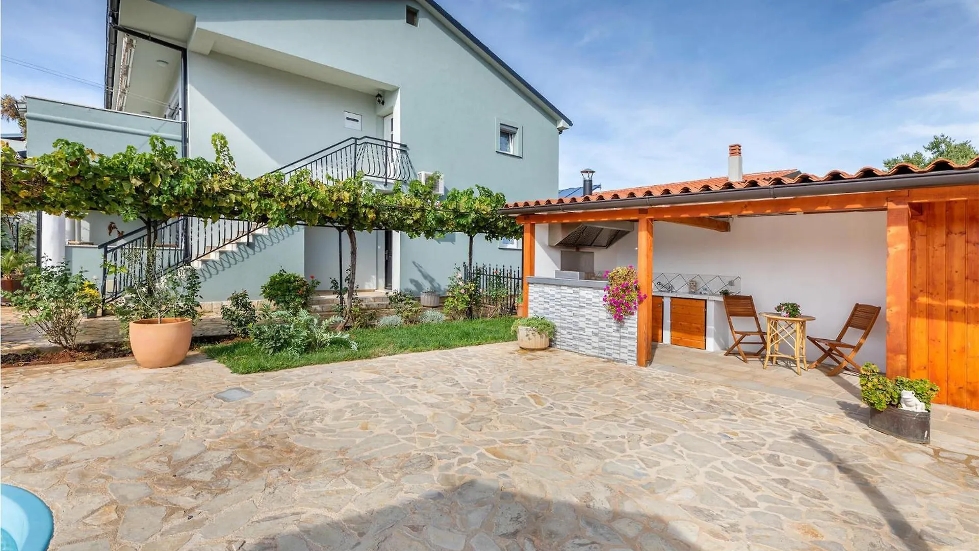 Gorgeous Apartment In Pula With Kitchen 0*,